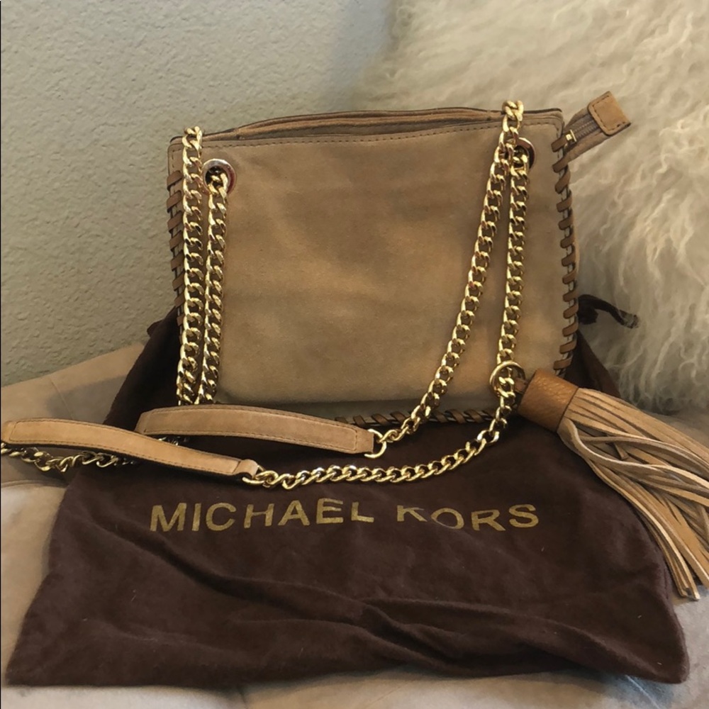 Michael Kors whipped Chelsea messenger bag.